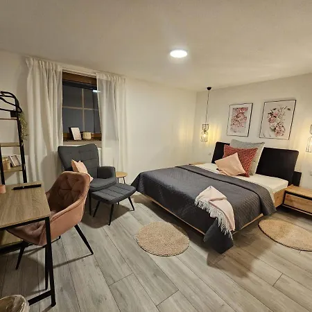 Fewo Am See, Ferienhaus, 7 Schlafzimmer, Waschmaschine, Businesswohnung Salzgitter Exterior photo