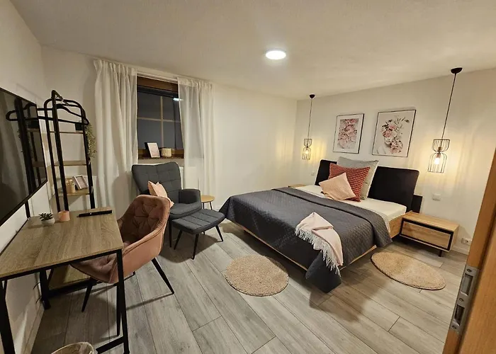 Fewo Am See, Ferienhaus, 7 Schlafzimmer, Waschmaschine, Businesswohnung
